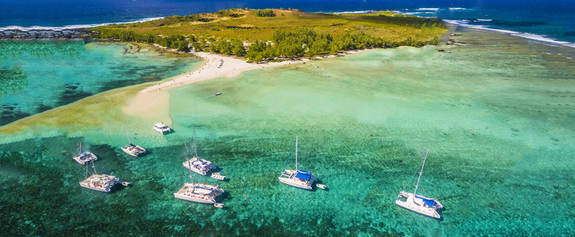 Catamaran Cruise to Flat Island